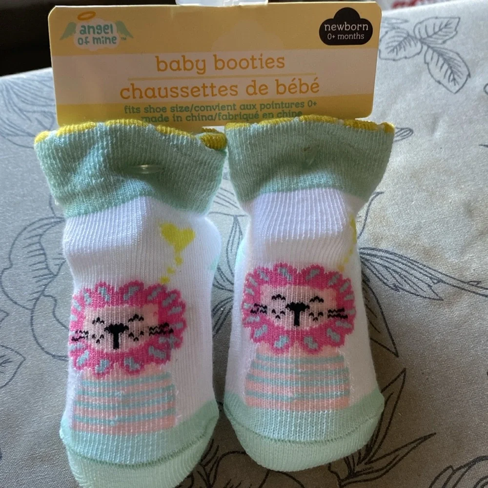 NEW Baby Booties & Scratch Mittens